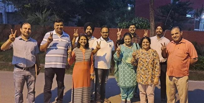 पुटा चुनाव : छुट्टियों में भी रतन-कश्मीर टीम का घर-घर चुनाव प्रचार अभियान जारी रहा