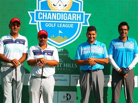 GREEN GATORS AND SOARING EAGLES PLAY OUT A THRILLING TIE