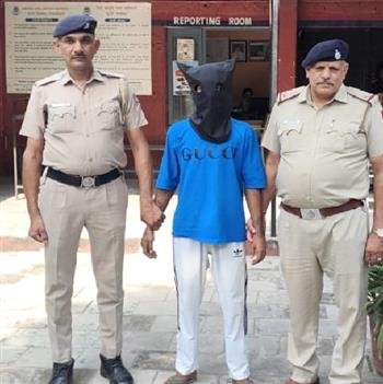 CHANDIGARH POLICE NABS KARMA WITH HEROIN, ANOTHER ARRESTED WITJ KNIFE, BOTH SENT TO JAIL