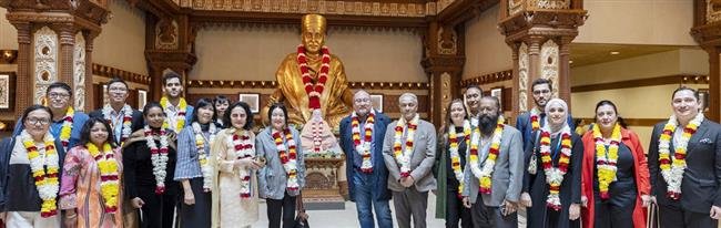 UNITED NATIONS DELEGATION VISITS AKSHARDHAM, ROBBINSVILLE