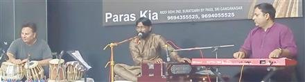 SUNIL, KAMLESH ENTHRAL JAGJIT SINGH’S FANS