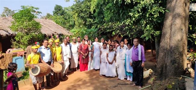 भँुजिया व कमार आदिवासियों के लुप्तप्राय लोक नृत्य की ली जानकारी अर्जित की