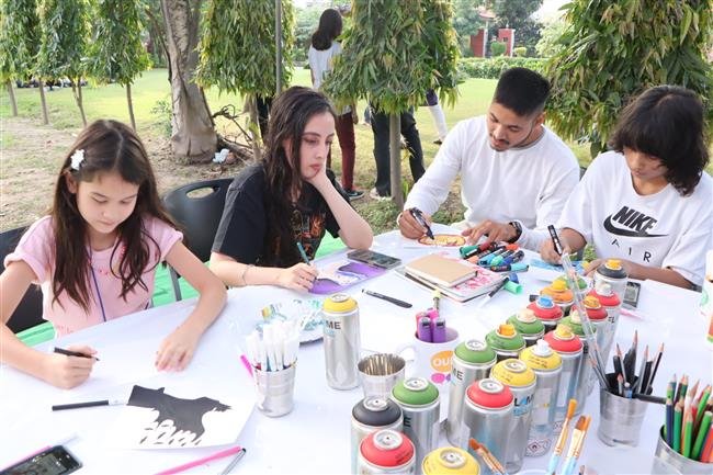 LIVE MURAL ART PERFORMANCE MARKS THE CONCLUSION OF WALL ART FEST AT ALLIANCE FRANÇAISE MUSICAL PERFORMANCE, WORKSHOP AND DOCUMENTARY SCREENING LEAVE AUDIENCE ENTHRALLED
