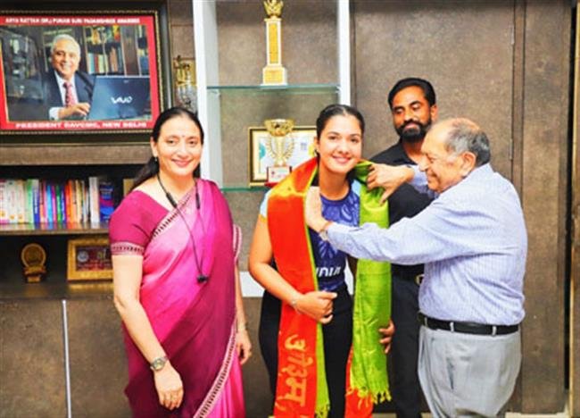 संधू का तीरंदाजी में एशियन गेम्स में कांस्य पदक जीत कर आने पर भव्य स्वागत