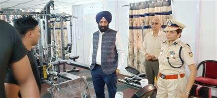 सीआरपीएफ जवानों के स्वास्थ्य लाभ हेतु कैम्पस परिसर में व्यायामशाला स्थापित की