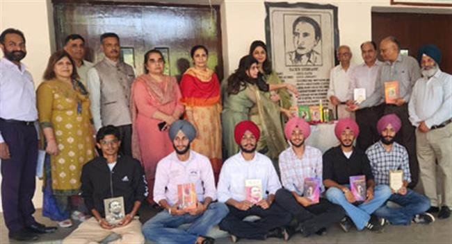 साहिर लुधियानवी को उनकी 43वीं पुण्य तिथि पर याद किया गया