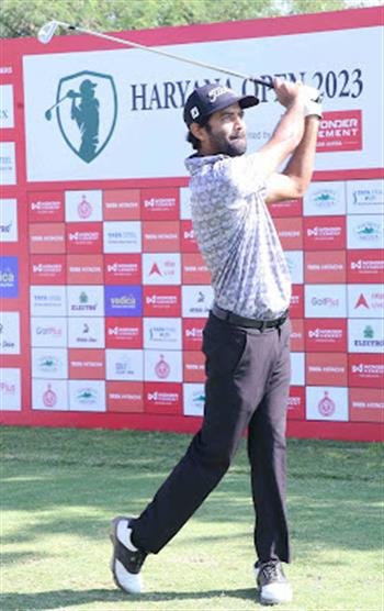 ABHINAV LOHAN AND JAIRAJ SINGH SANDHU SHARE HALFWAY LEAD