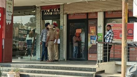 बठिंडा मार्केट प्रधान की हत्या का मामला: जीरकपुर पुलिस और बदमाशों के बीच फायरिंग में डल्ला गैंग के तीन सदस्य काबू