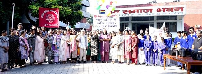 DEV SAMAJ HOLDS STUDENTS’ RALLY TO SAVE ANIMALS