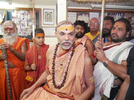 मंदिरों की आय सरकारी खजाने में जाने की बजाए संचालकों के पास ही रहनी चाहिए : जगद्गुरु शंकराचार्य स्वामीश्री अविमुक्तेश्वरानंद सरस्वती