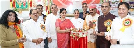 MEDIA BOOSTS MORALE BY PRAISING, ALSO SHOWS US MIRROR: ANITA MAMGAIN