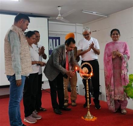 नेचुरोपैथी और आयुर्वेद एक ही बात है : डॉ. राजीव कपिला