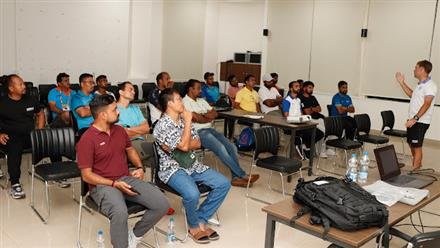 CRAIG FULTON CONDUCTS COACHING SESSION FOR HEAD COACHES