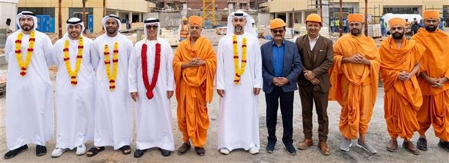 DR. MUGHEER KHAMIS AL KHAILI VISITS BAPS HINDU MANDIR