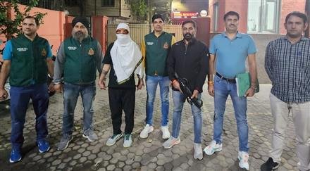 ACCUSED  SHARP SHOOTER WANTED IN SENSATION CASE OF EXTORTION OF RS. ONE CRORE FROM HOTELIER IN BADDI HIMACHAL ,ARREESTED