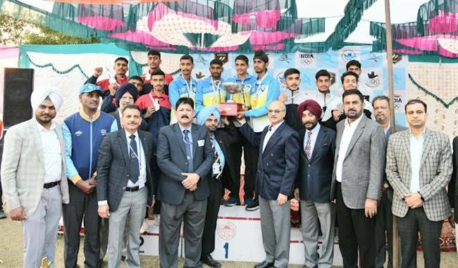 ARMY BOYS SPORTS COMPANY WIN JUNIOR NATIONAL ROWING