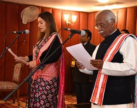GOVERNOR SWORN IN   DR. SONIA TRIKHA  AS MEMBER OF HARYANA PUBLIC SERVICE COMMISSION