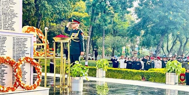 WESTERN COMMAND CELEBRATES VIJAY DIWAS,  GOC-IN-C, WESTERN COMMAND PAYS HOMAGE TO THE BRAVEHEARTS