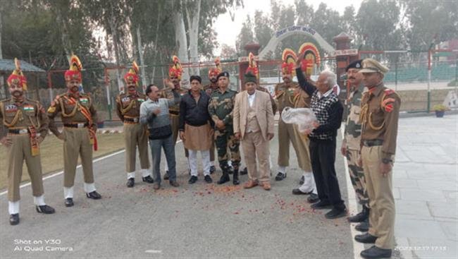 भारत-पाक सीमा पर हर्षोल्लास से मनाया गया विजय दिवस