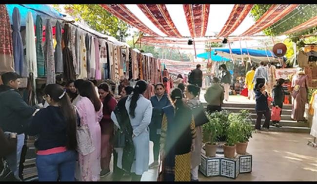 हिम महोत्सव में 5 करोड़ रुपये से अधिक के कारोबार का अनुमान