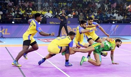 SUDHAKAR EXCELS AS PATNA PIRATES DEFEAT TAMIL THALAIVAS 46-33