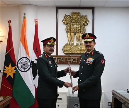 LT GEN NAGENDRA SINGH TAKES OVER AS NEW COMMANDER OF CHETAK CORPS