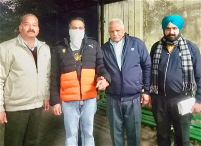 हेड कांस्टेबल 5000 रुपये की रिश्वत लेते पकड़ा