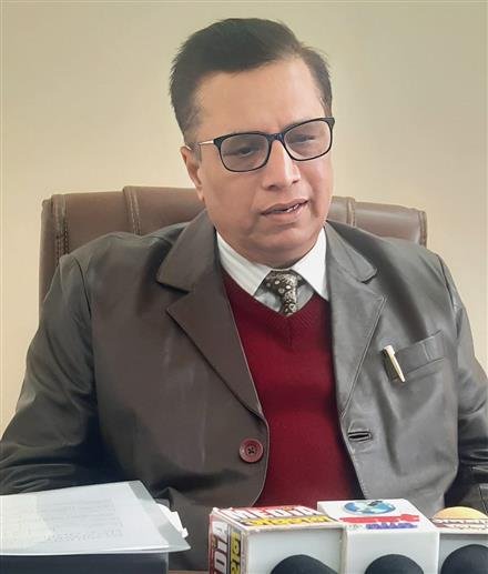 इंडियन ऑयल के पेट्रोल पम्प पर आयोजित लककी ड्रा में दो ग्राहकों ने जीती मोटरसाइकिल