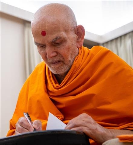 SENIOR BAPS SWAMIS TO ATTEND CONSECRATION CEREMONY