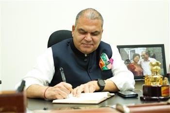 137 RESEARCH PROJECTS BY TEXTILE MINISTRY IN 18 STATES UNDER NTTM: MINISTRY REPLIES TO MP ARORA