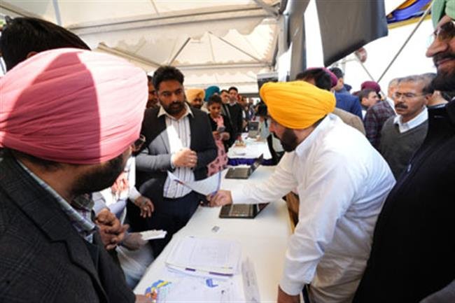 सरकार, आप के द्वार’ का आग़ाज़, लोगों को मिलेगी दरवाज़े पर सरकारी सेवाएं