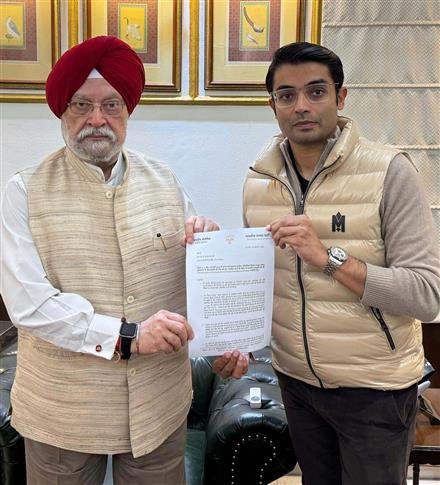SHERGILL MEETS UNION MINISTER HARDEEP PURI REGARDING THE RESUMPTION OF THE BULLOCK CART RACE AT KILA RAIPUR GAMES