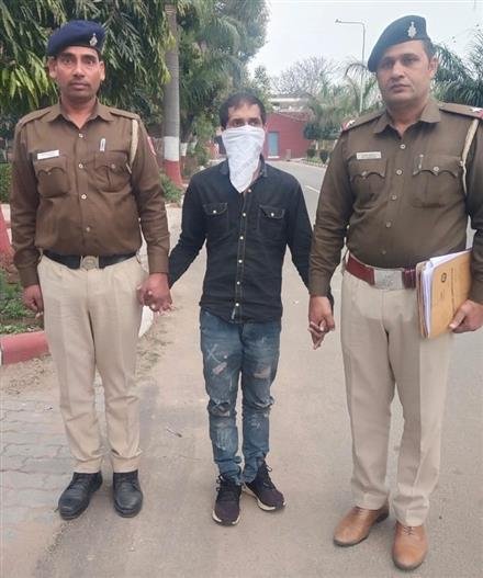 JHARKHAND YOUTH HELD  ON STEALING  MOBILE PHONE FROM KHARAR LADY