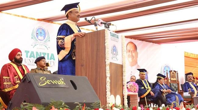 INDIA NOW SETS THE AGENDA OF THE WORLD: BIRLA