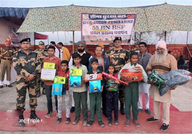 सीमा सुरक्षा बल द्वारा सिविक एक्सन प्रोग्राम का आयोजन