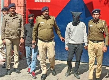 CHANDIGAH POLICE NABS TWO SNATCHERS, MOBILE PHONE , CASH AND ADHAR CARD RECOVERED
