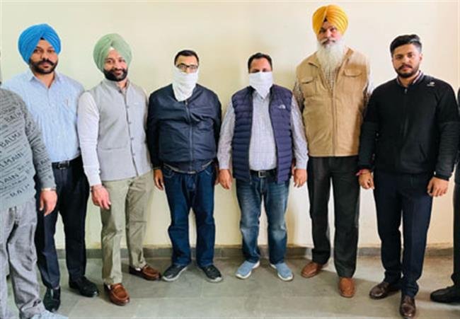 इम्प्रूवमेंट ट्रस्ट का जेई और क्लर्क 50 हजार रुपये रिश्वत लेते काबू