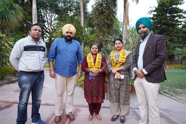 BIG BLOW TO CHANDIGARH BJP! TWO COUNCILORS POONAM AND NEHA, WHO JOINED BJP, RETURNED HOME TO AAM AADMI PARTY