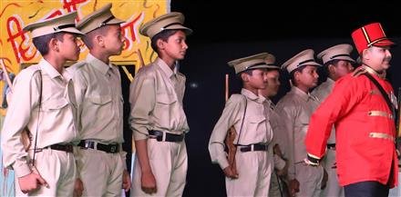 APS STUDENTS ENTHRALL THE AUDIENCE