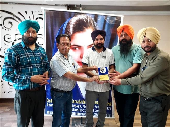 SAKSHI AND HARPAL RANDHAWA GETS JOURNALIST SIMMI MARWAHA HONOUR