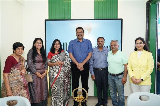 DR. PUNEET GIRDHAR INAUGURATES ADHIVIDHYAM – CENTER FOR SKILL ENHANCEMENT IN DENTAL CARE