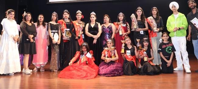 आईकॉनिक किड्स अवॉर्ड शो का आयोजन