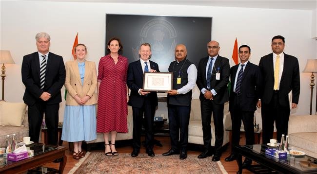 UK DELEGATION VISITS CBI HEADQUARTERS