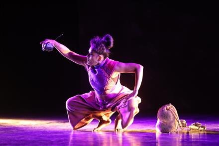 HE-ROSE, A PLAY THAT DRAWS PARALLELS BETWEEN ARJUNA AND ACHILLES THE INDO-FRENCH PRODUCTION DEPICTS THE TRAUMA AND TRAGEDY OF WAR