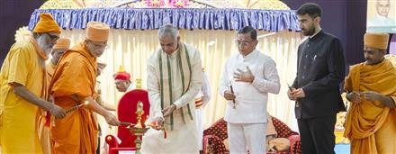 ACHARYA DEVVRAT EXPRESSES CONCERN ABOUT THE INDISCRIMINATE USE OF CHEMICAL FERTILIZERS AND PESTICIDES IN AGRICULTURE