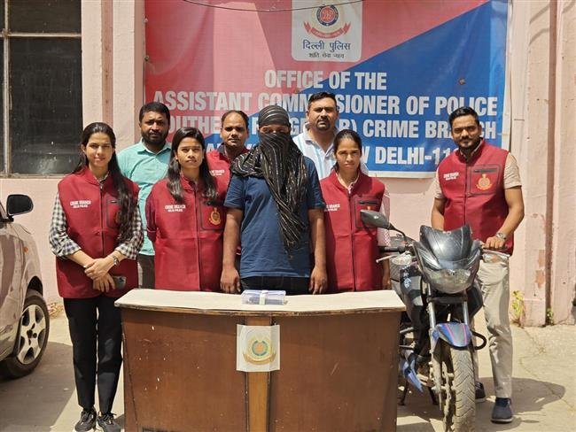 DELHII POLICE ARRESTED LEADER OF “KANA GANG” AKASH ALIAS KANA , SEARCHING HIS WIFE MEMBER OF SHAHRUKH GANG ASSOCIATED WITH LAWRENCE BISHNOI GANG