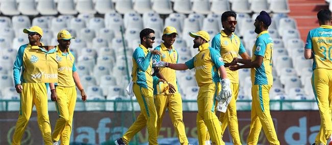 TRIDENT STALLIONS IN THE FINAL WITH A BANG