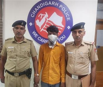 CHANDIGARH POLICE SECTOR 31 NABBED SNACHER