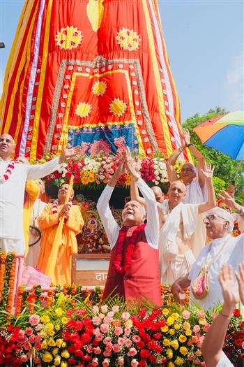 LORD JAGANNATH RATH YATRA ORGANISED IN  CITY BEAUTIFUL WITH GREAT ENTHUSIASM AND DEVOTION, PURUHIT FLAGGED OFF