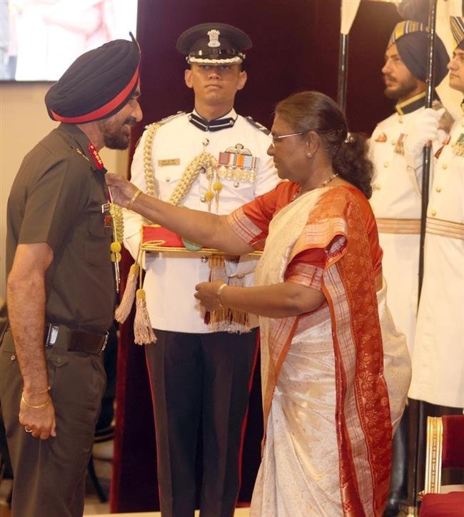 LIEUTENANT GENERAL PRIT PAL SINGH CONFERRED WITH ATI VISHISHT SEVA MEDAL BY THE PRESIDENT OF INDIA
